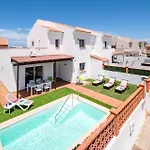 Enrique By Villa Corralejo